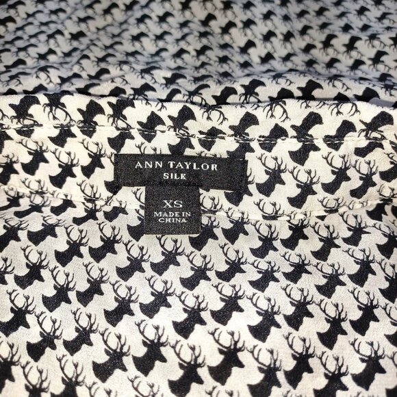 Ann Taylor Silk Blouse XS Deer Print White Black Holiday Academia Office Chic - Picture 3 of 7